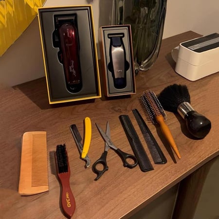 شنطة الحلاقة المتكاملة | أدواتك الخاصة – مع مكينة تحديد