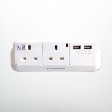 راس فيش 13A مشترك منفذين + منفذين USB