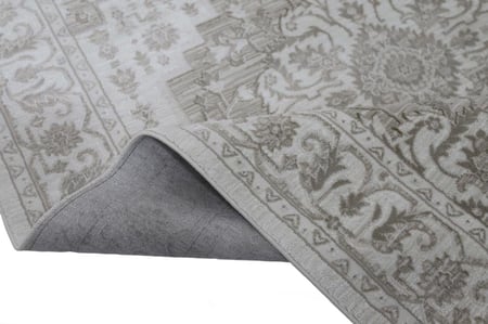 سجاد لازارا كريم