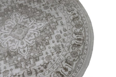 سجاد لازارا كريم