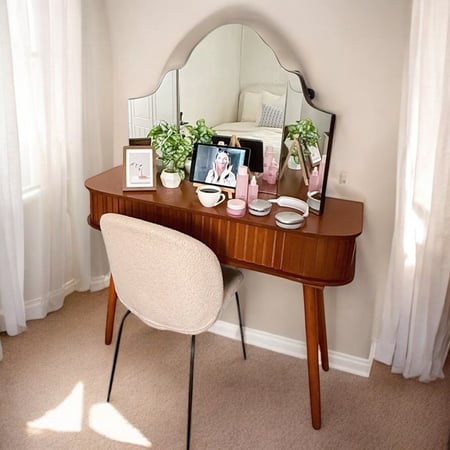 طاولة تزيين خشبية مع مرآة ثلاثية الألواح وأدراج تخزين – لغرف النوم