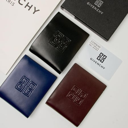 Givenchy Wide Wallet New Edition - بوك جفنشي عريض جلد طبيعي إصدار جديد