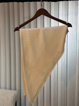 شماغ الأدهم بيج LK33 كشميري ترمة