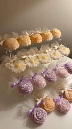 شموع الورد المعطره بتغليف التل