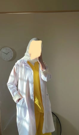 Baby yellow labcoat