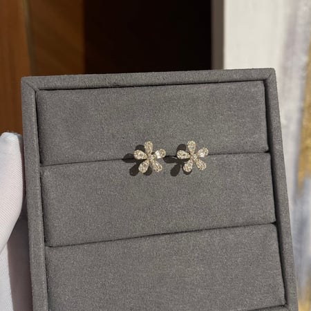 حلق ذهب أصفر عيار 18