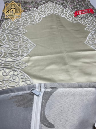 تفاصيل قماش شانيل بلجيكي فاخر لسجادة الصلاة الطبية