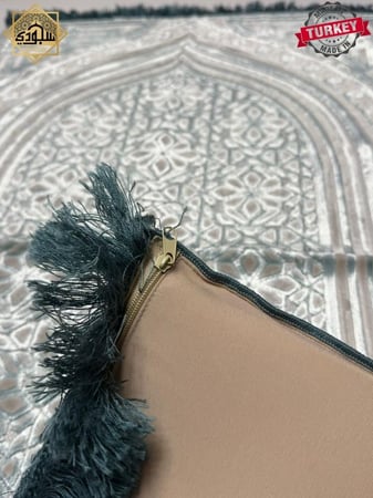 سجادة صلاة فاخرة بخيوط قوية وضمان 3 سنوات