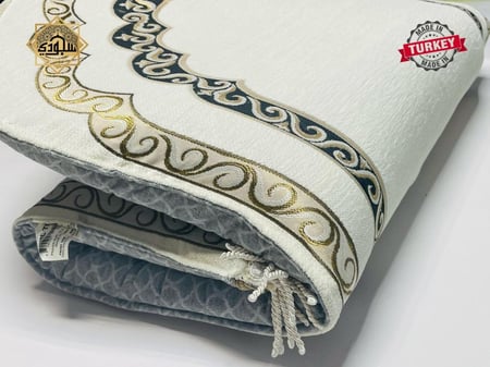 سجادة طبية شانيل