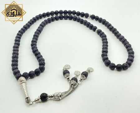 سبحة حجر بركاني أسود 99 خرزة تحتفظ بالعطر لفترة طويلة