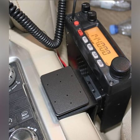 قاعدة أجهزة لاسلكية