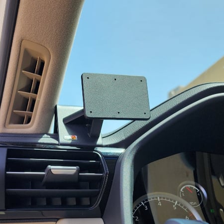 ستاند لاندكروزر 2022 / 2026