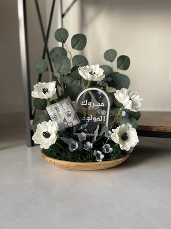 فازة ورد وفلوس