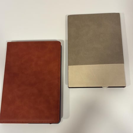 هدية كوب ودفتر مع قهوة عنوان القهوة