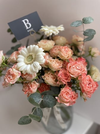 فازة ورد طبيعي بينك