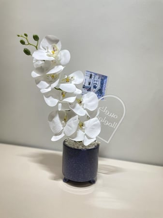 مزهرية ورد صناعي