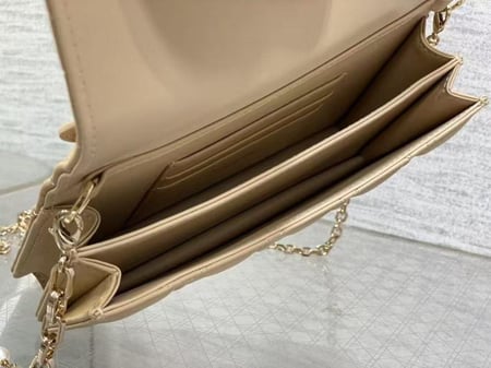 نطة كريستيان ديور 21cm شنط ديور الأصلية الفاخرة