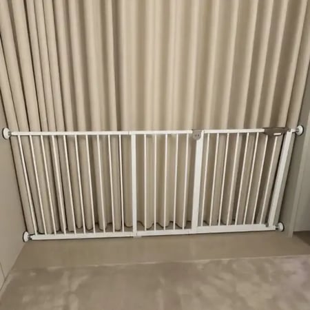 حاجز درج  امان للاطفال  العرض 166 سم ويتمدد الى 173 سم  و ارتفاع 78 سم \=S9.5