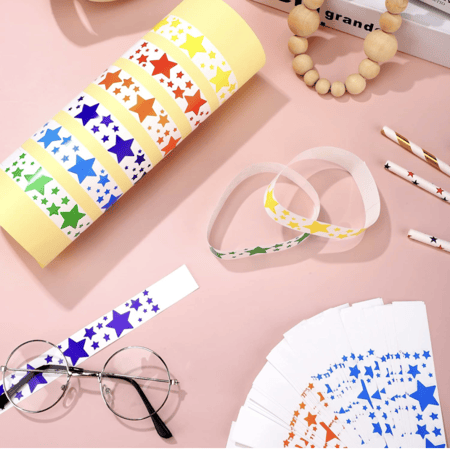 أساور ورقية على شكل نجوم