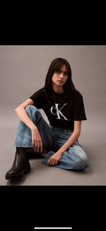 تشيرت من Calvin Klein