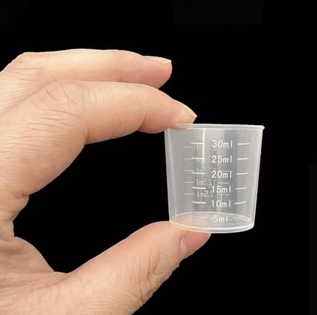 إناء بلاستيك معياري حجم 30 ملي