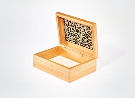 صندوق خشب احرف