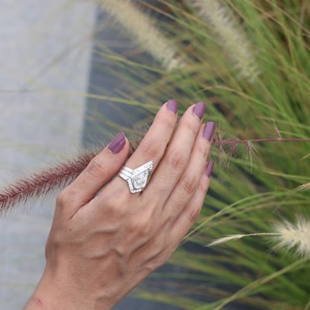 خاتم الصدف مع الزركون بلاسم