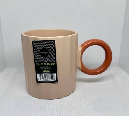 كوب بتصميم مختلف