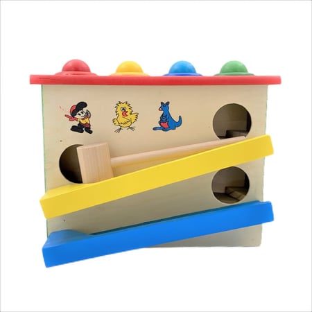 لعبة طرق الكرات الخشبية