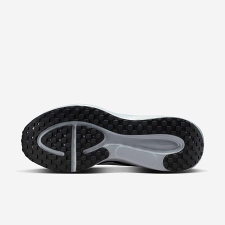 حذاء نايك ريفولوشن 8