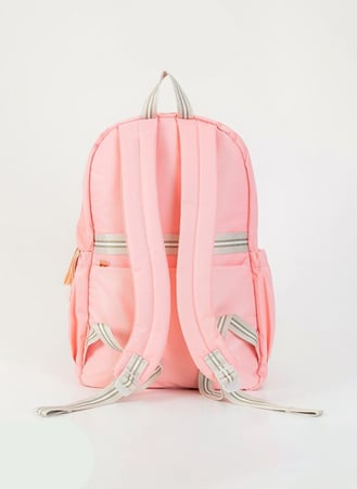 شنطة مدرسية بألوان هادئة جذابة