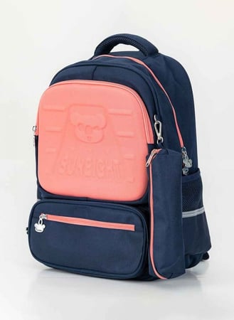 شنطة مدرسية تجمع المتانة والشكل الجذاب