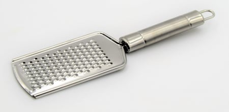 مبشرة الجبن والخضروات بفتحات كثيرة وعملية