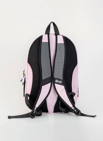 شنطة مدرسية بتصميم إبداعي