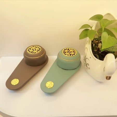 مبخرة سليكون أنيقة محمولة تعمل بالفحم مع نقوش ذهبية