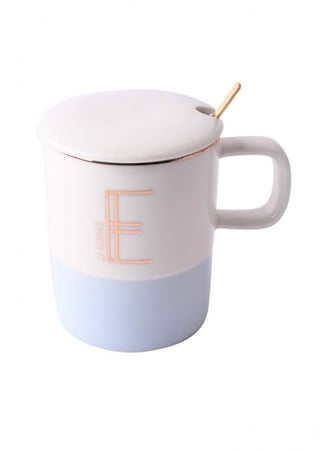 كوب قهوة سيراميك بألوان متنوعة مع غطاء وملعقة ذهبية اللون