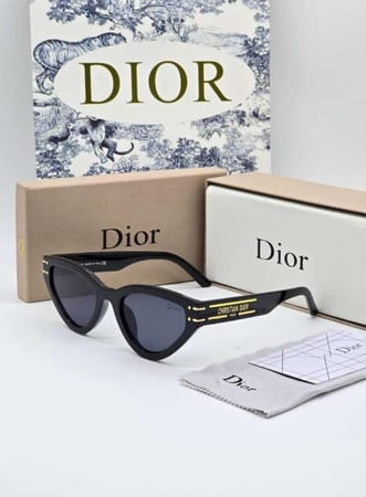 نظاراة ديور اسود اطار اسود