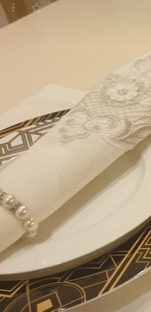 مناديل بدانتيل فضي