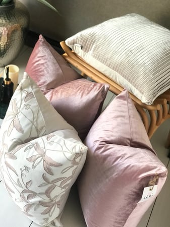 غطاء وسادة ساندرين تطريز حرير