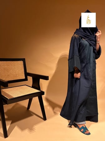 عبايـة كحلي وزيتي