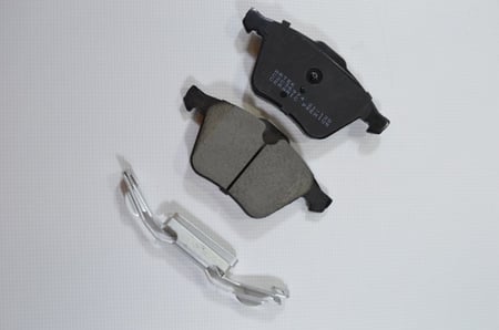 فحمات امامي اكس جي 2010-2019 + اكس اف 2009-2015 + اف تايب 2014-2020