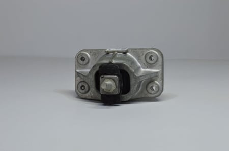 كرسي مكينة  فوج 2013-2022 + سبورت 2014-2022 + ديسكفري 5 2017-2020 + ديفيندر 2020-2023 أصلي