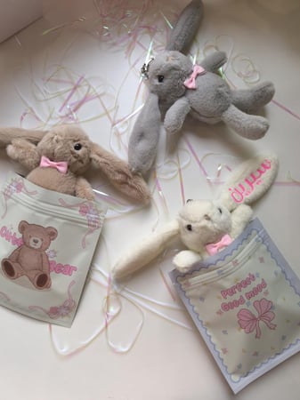 ميدالية ارنوب بالاسم