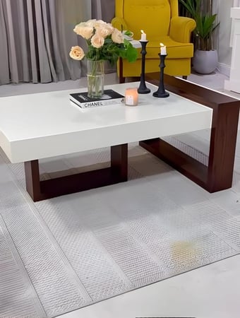 طاولة رئيسية مع 4 طاولات خدمة