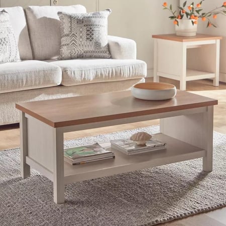 طاولة رئيسية