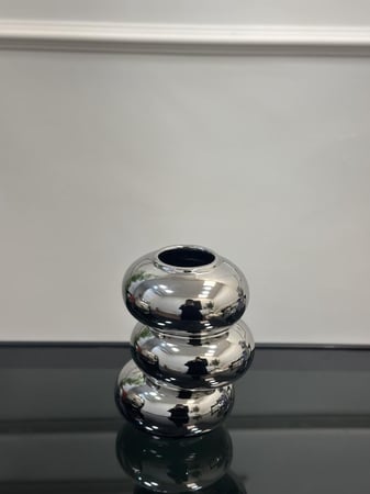 فازة ورد زجاج فضي