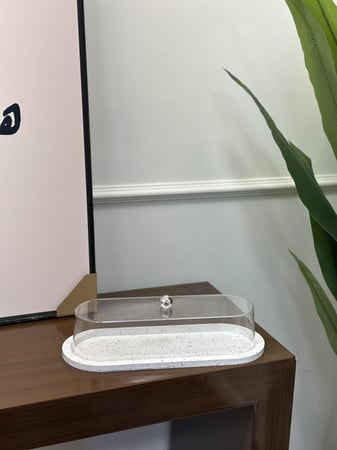 صحن تقديم بغطاء اكريليك