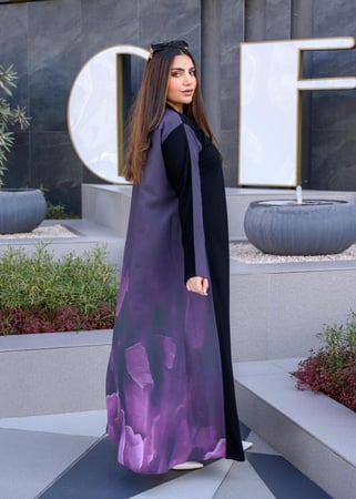 عباية شفق الصيف بخامة انترنت مع تفاصيل كريپ بنفسجية