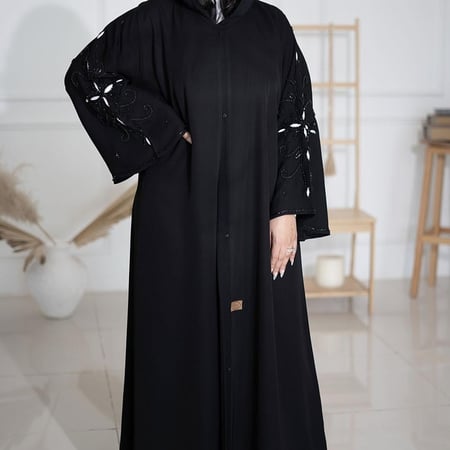 عباية سوداء انترنت كلوش مطرزه على الأكمام بلون ابيض وترتر اسود مع طرحهF