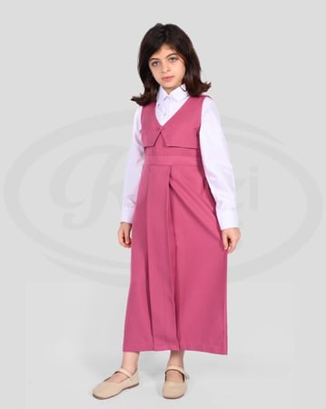 طقم مريول مع قميص بناتي ابتدائي لون وردي ياقة مميزة وزرار أمامي